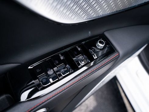Used 2023 Maserati Grecale Modena AWD/4WD image 32
