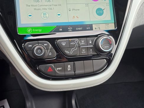 Used 2020 Chevrolet Bolt LT FWD image 24