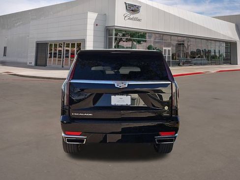 Used 2021 Cadillac Escalade ESV Premium Luxury Platinum image 5