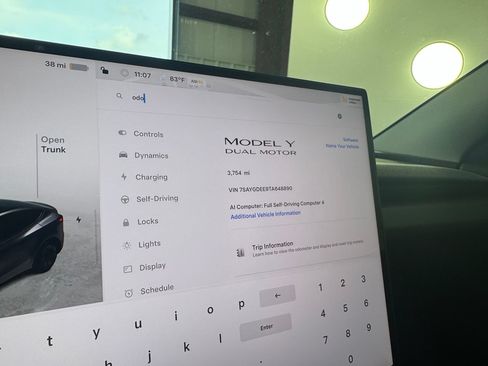 Used 2026 Tesla Model Y AWD image 3