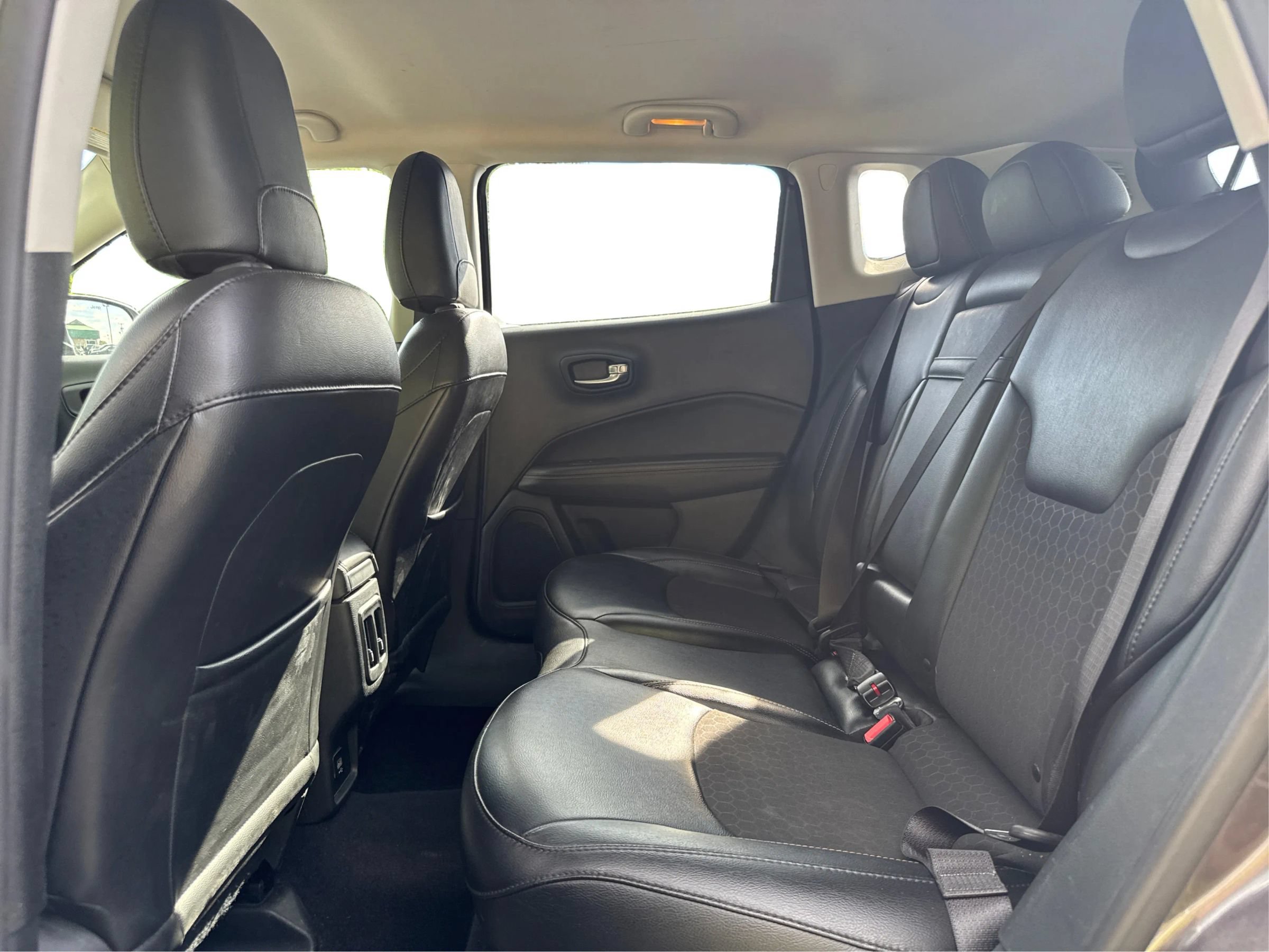 Used 2020 Jeep Compass Latitude AWD/4WD image 13