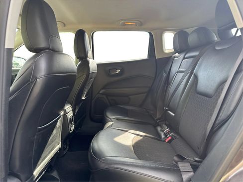 Used 2020 Jeep Compass Latitude AWD/4WD image 13