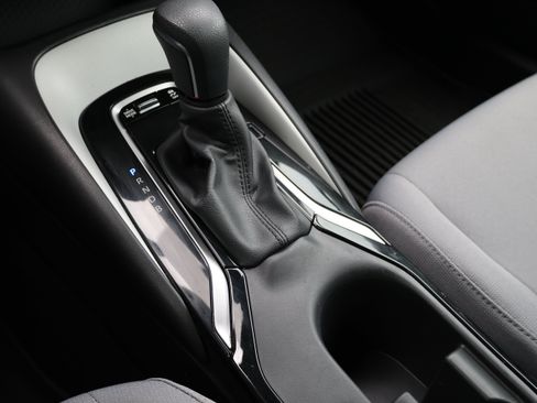 Certified 2025 Toyota Corolla SE FWD image 32