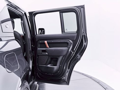 Used 2023 Land Rover Defender 110 X AWD/4WD image 38