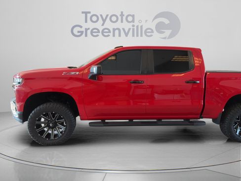 Used 2019 Chevrolet Silverado 1500 LT Trail Boss AWD/4WD image 2