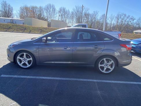 Used 2012 Ford Focus Titanium image 8