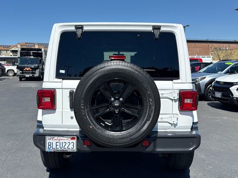 Used 2019 Jeep Wrangler Unlimited Sahara image 9