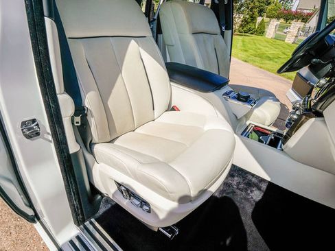 Used 2020 Rolls-Royce Phantom Sedan RWD image 35