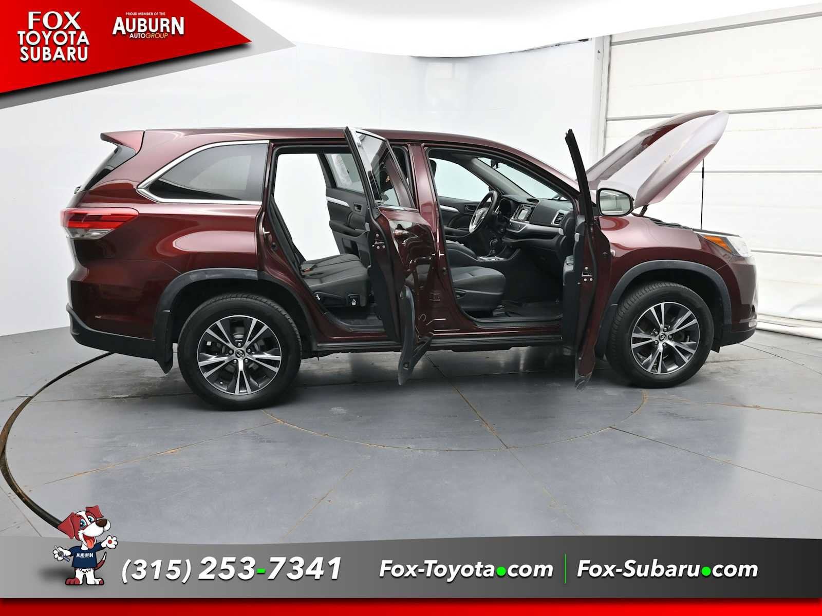 Used 2019 Toyota Highlander LE AWD/4WD image 38