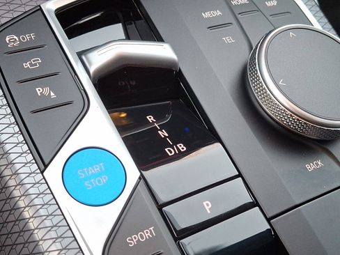 Used 2025 BMW i4 xDrive40i w/ Premium Package image 12