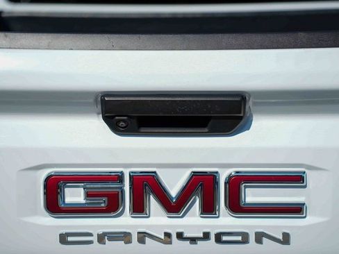 Used 2024 GMC Canyon Elevation image 12