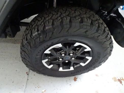 Certified 2025 Jeep Wrangler Unlimited Rubicon 4xe image 28