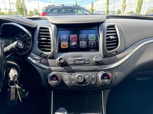 Used 2017 Chevrolet Impala LT w/ Convenience Package FWD image 22