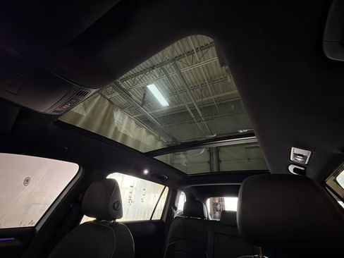 Used 2022 Volkswagen Tiguan SEL R-Line image 23