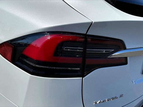 Used 2016 Tesla Model X 90D image 31