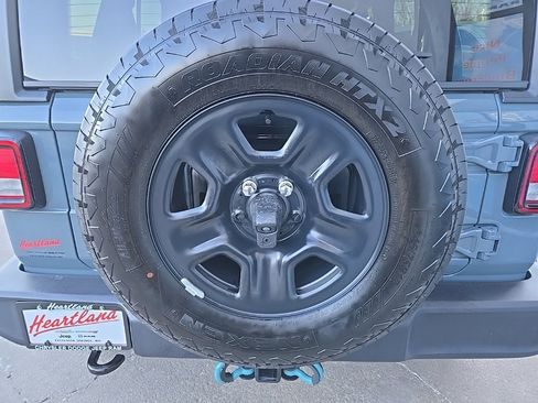 Used 2024 Jeep Wrangler Sport image 27