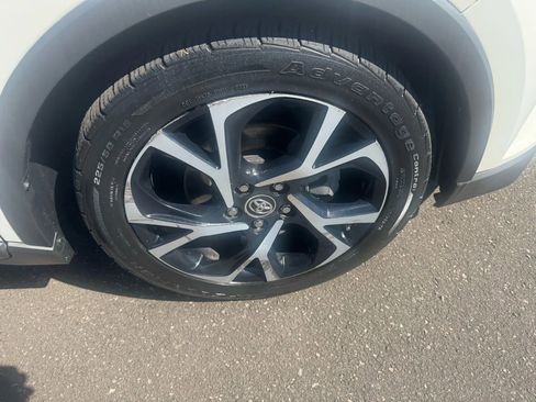 Used 2018 Toyota C-HR XLE image 14