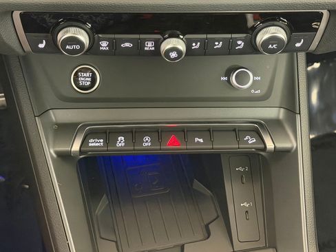 Used 2025 Audi Q3 2.0T Premium Plus w/ Premium Plus Package image 19
