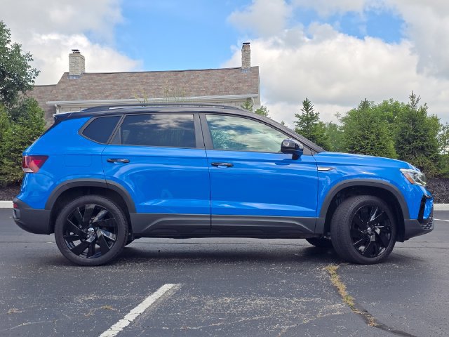 Used 2024 Volkswagen Taos SE AWD/4WD image 27