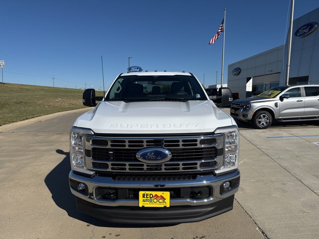 New 2026 Ford F250 XLT w/ FX4 Off-Road Package AWD/4WD image 9
