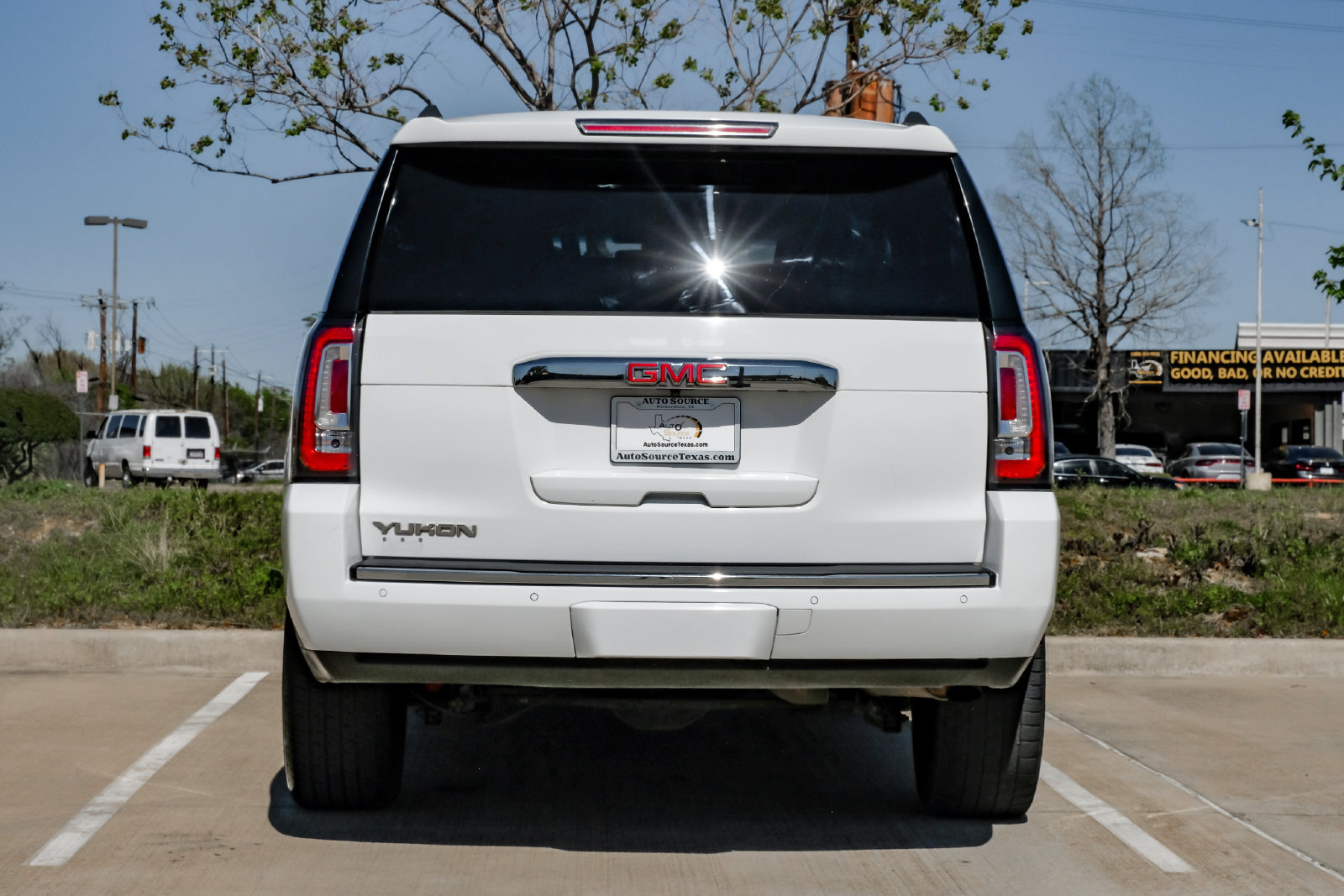 Used 2018 GMC Yukon Denali RWD image 12