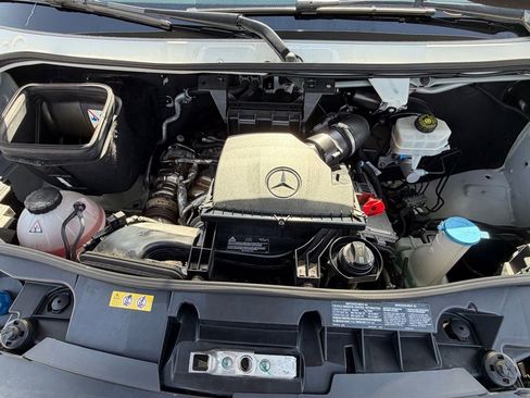 Used 2023 Mercedes-Benz Sprinter 2500 w/ Acoustic Package image 33