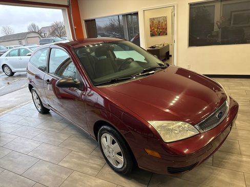 Used 2007 Ford Focus SES image 3