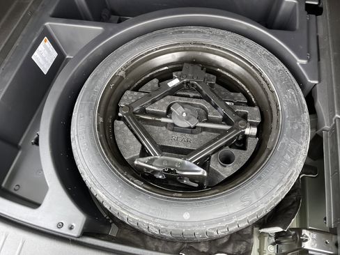 Used 2023 Chevrolet Blazer LT image 38