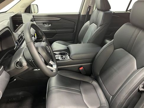 New 2026 Honda Pilot Touring image 9