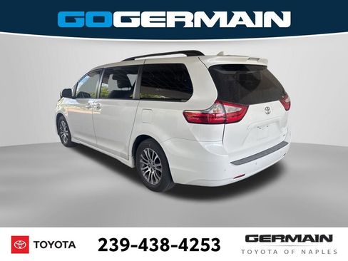 Used 2018 Toyota Sienna XLE Premium image 4