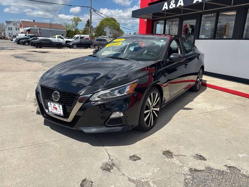 Used 2020 Nissan Altima 2.5 SR FWD image 3