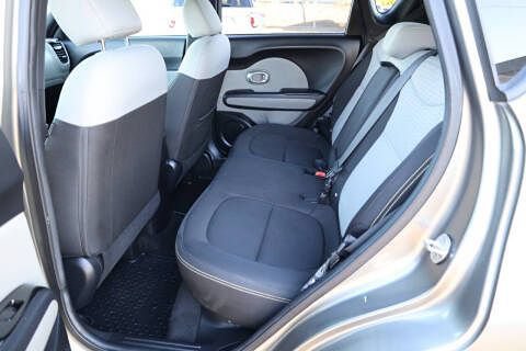Used 2015 Kia Soul + FWD image 9