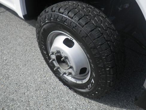 Used 2022 Ford F350 XL w/ Power Equipment Group image 8