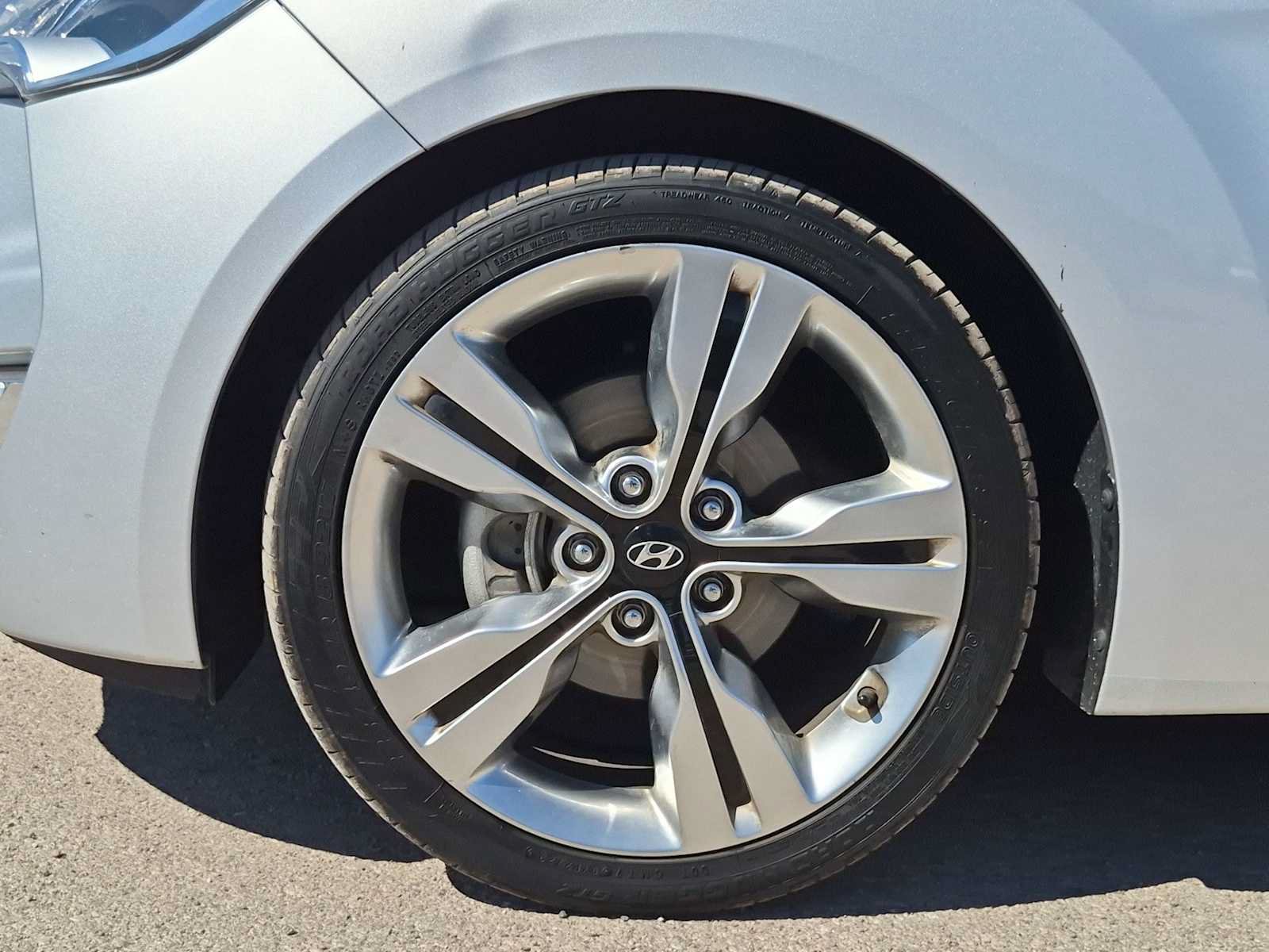 Used 2016 Hyundai Veloster w/ Option Group 03 FWD image 12