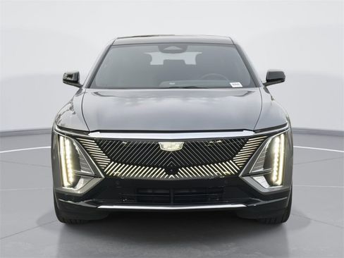 Used 2023 Cadillac Lyriq 2WD image 2