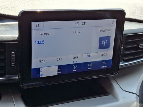 Used 2020 Ford Explorer XLT w/ Equipment Group 202A AWD/4WD image 18