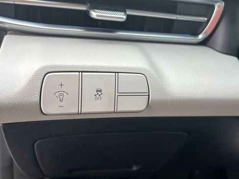 New 2024 Hyundai Elantra Limited image 27