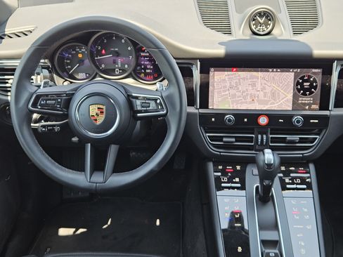 Certified 2026 Porsche Macan AWD/4WD image 25