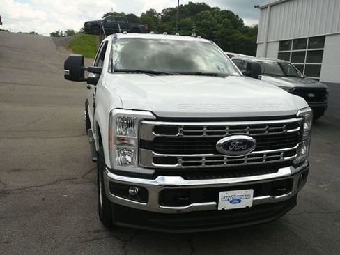 New 2026 Ford F350 XL w/ XL Chrome Package AWD/4WD image 2