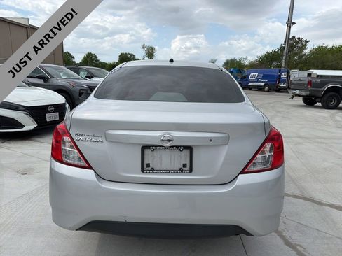Used 2016 Nissan Versa S FWD image 6