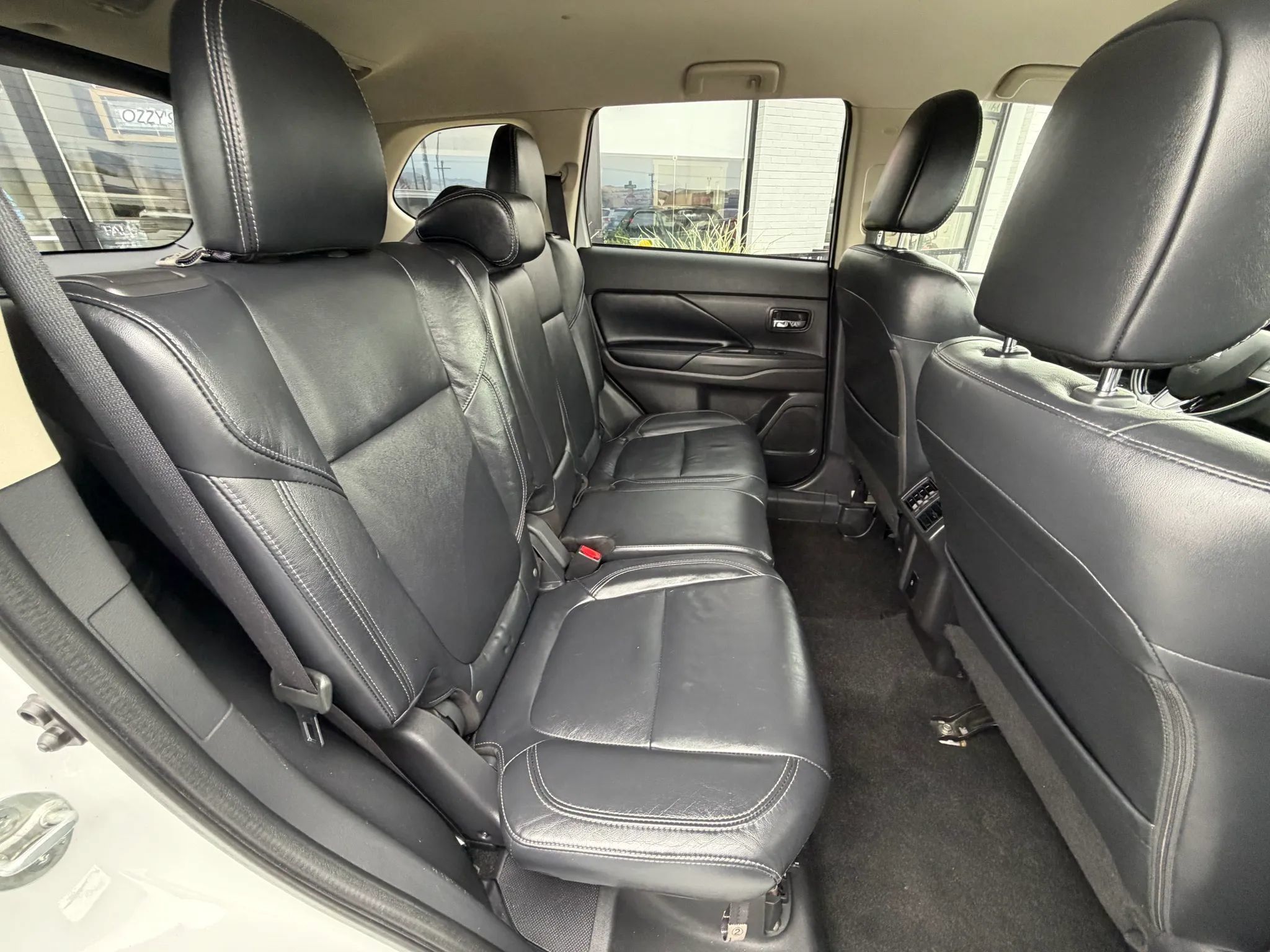 Used 2020 Mitsubishi Outlander SEL AWD/4WD image 16