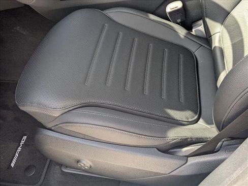 Used 2026 Mercedes-Benz GLC 300 image 4