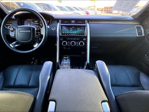 Used 2020 Land Rover Discovery HSE image 15