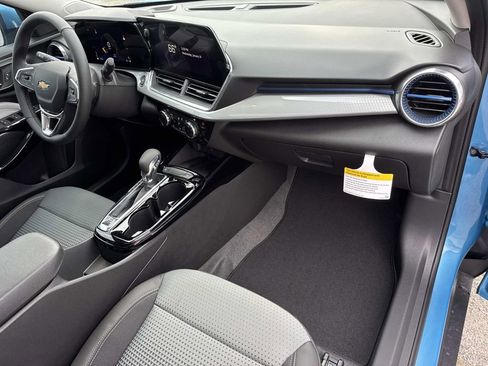 New 2026 Chevrolet Trax LT w/ Sunroof Package image 11