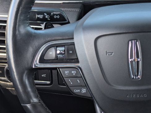 Used 2020 Lincoln Navigator Reserve w/ Cargo Convenience Package image 22