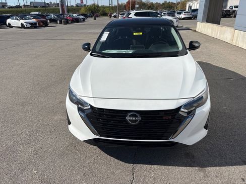 New 2025 Nissan Sentra SR image 7