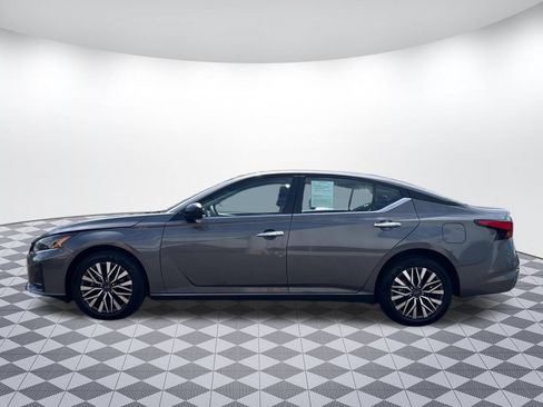 Used 2024 Nissan Altima 2.5 SV AWD/4WD image 4