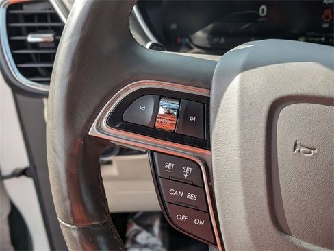 Used 2020 Lincoln Nautilus Reserve image 16