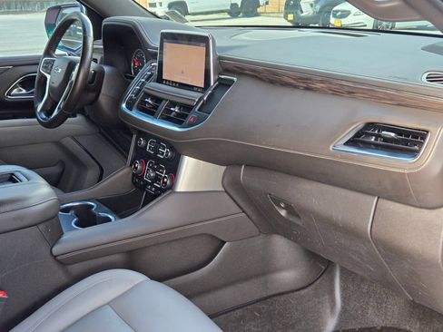 Used 2021 Chevrolet Suburban Z71 w/ Z71 Off-Road Package AWD/4WD image 29