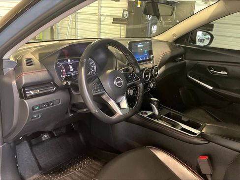 Used 2025 Nissan Sentra SR w/ SR Premium Package image 15